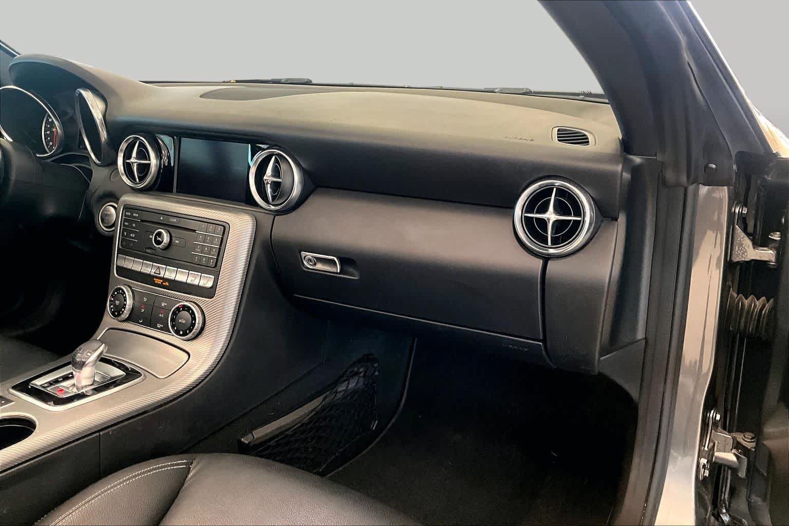 Used 2017 Mercedes-Benz SLC 300 image 16