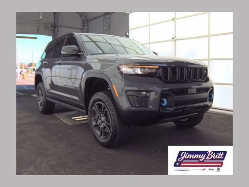 Used 2024 Jeep Grand Cherokee Trailhawk w/ Advanced Protech Group II AWD/4WD image 1