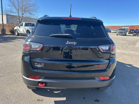 Used 2022 Jeep Compass Trailhawk w/ Trailhawk Elite Group image 5