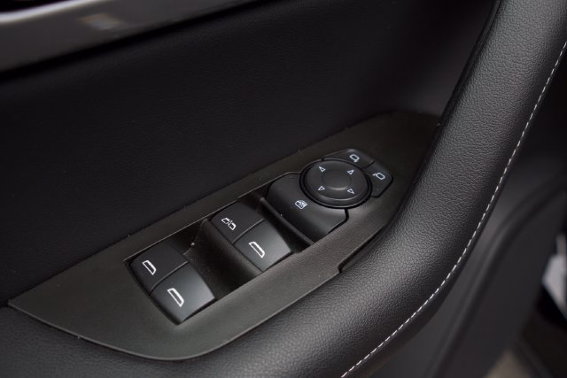Used 2025 Chevrolet Blazer LT FWD image 13