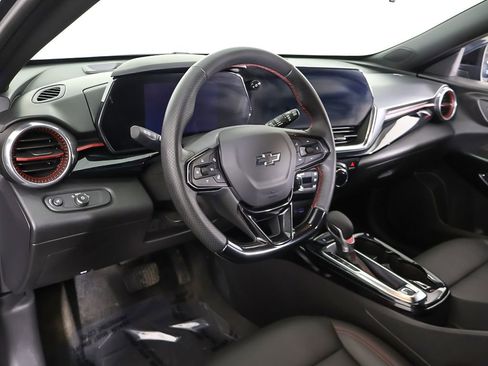 Used 2025 Chevrolet Trax RS w/ Driver Confidence Package image 27