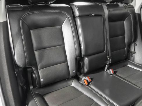 Used 2023 GMC Terrain SLT image 41