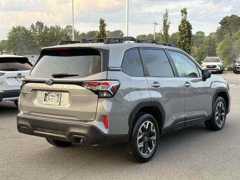 Certified 2025 Subaru Forester Premium AWD/4WD image 3