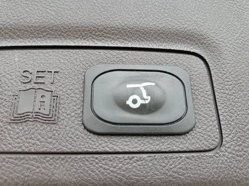 Certified 2019 Lincoln MKC Reserve FWD image 10