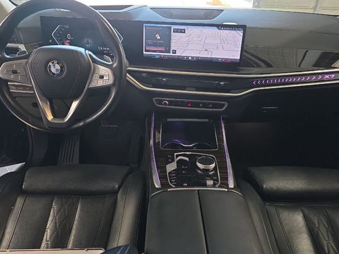 Used 2025 BMW X7 xDrive40i AWD/4WD image 4