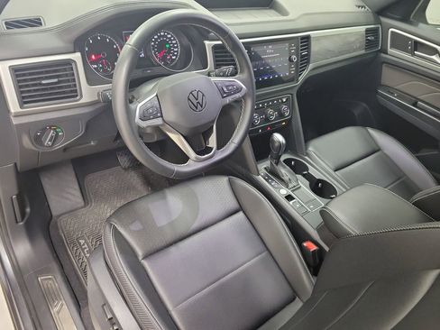 Used 2021 Volkswagen Atlas Cross Sport SE image 19