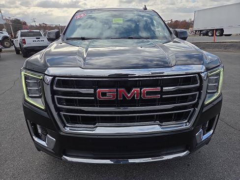 Used 2024 GMC Yukon SLT AWD/4WD image 8