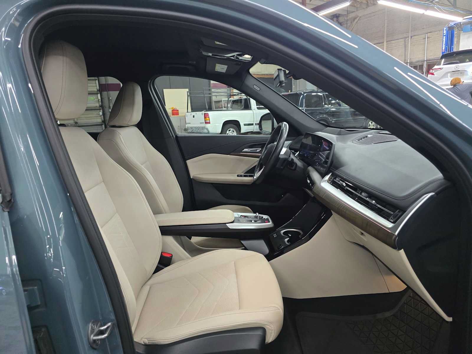 Used 2023 BMW X1 xDrive28i w/ Premium Package AWD/4WD image 10