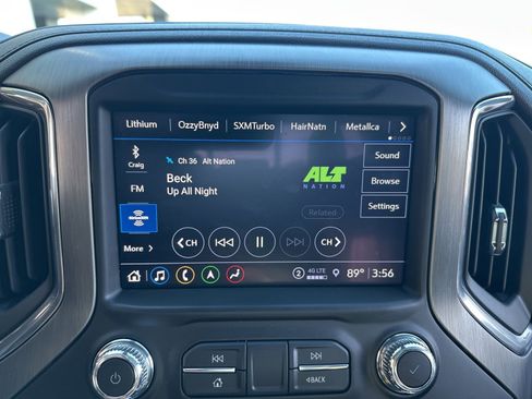 Used 2022 GMC Sierra 2500 Denali w/ Denali Ultimate Package image 11