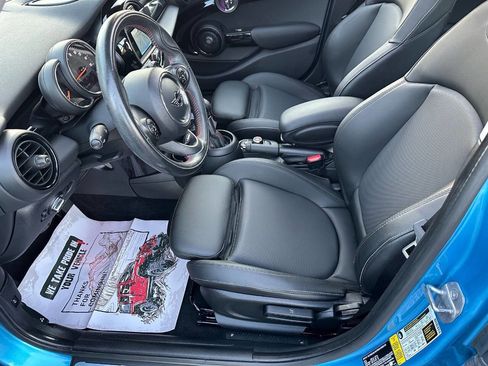 Used 2019 MINI Cooper S w/ Premium Package image 10