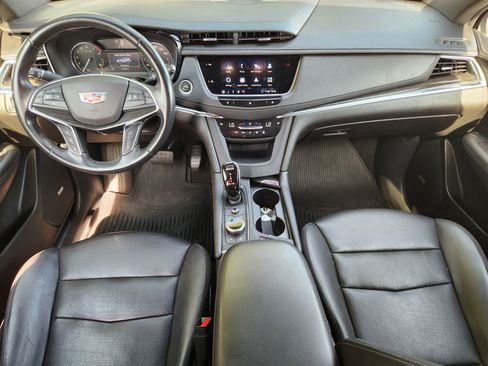 Used 2020 Cadillac XT5 Premium Luxury FWD image 9