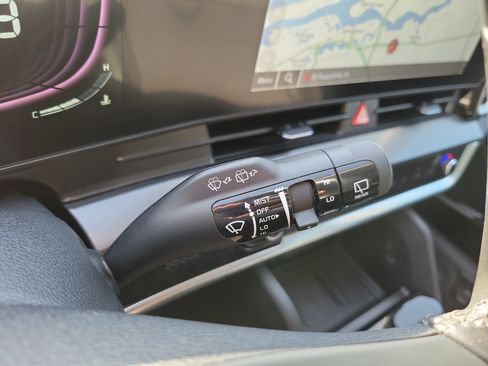 Certified 2023 Kia Sportage EX FWD image 30