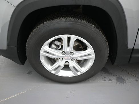 Certified 2024 GMC Terrain SLE image 8