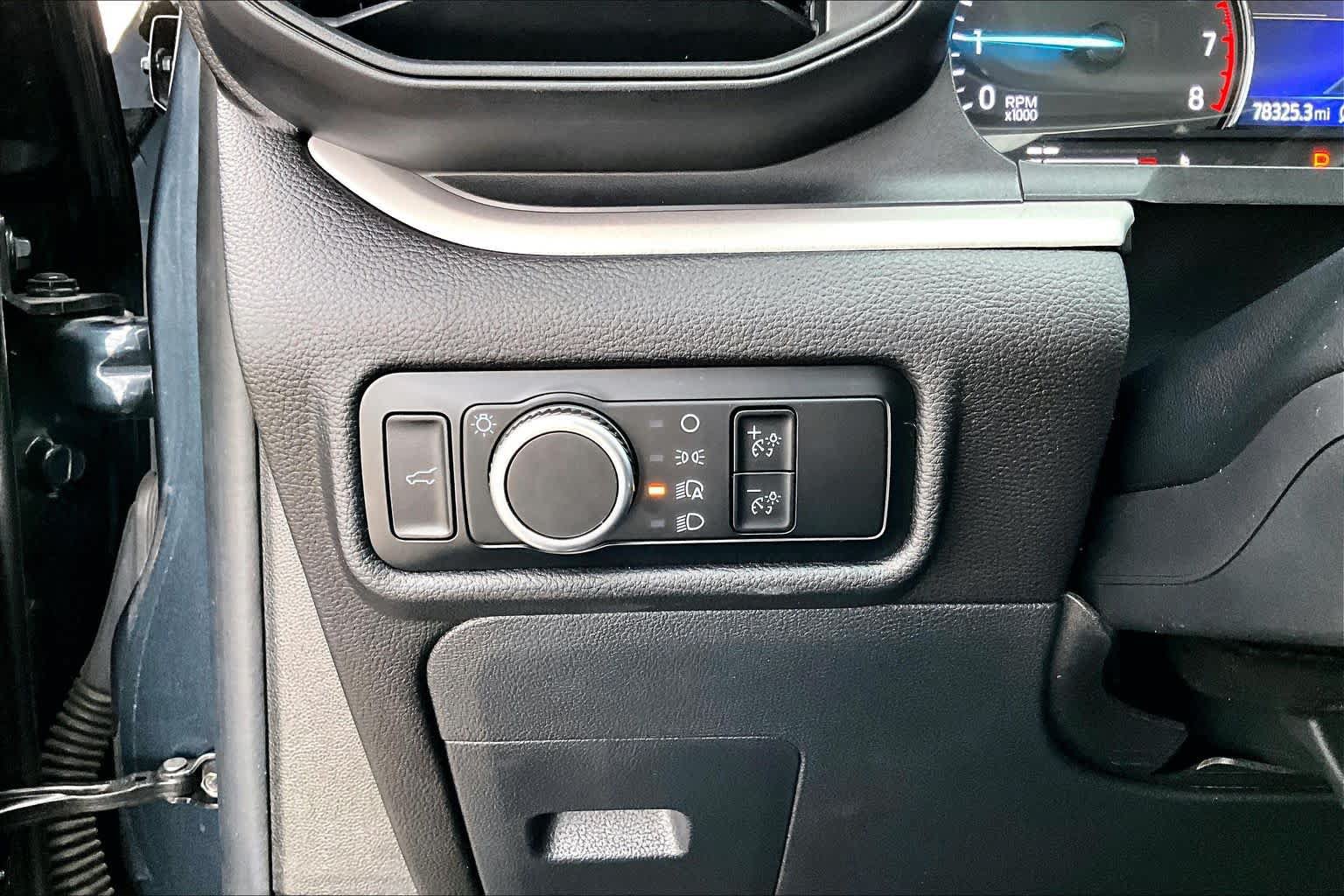 Used 2023 Ford Explorer XLT RWD image 32