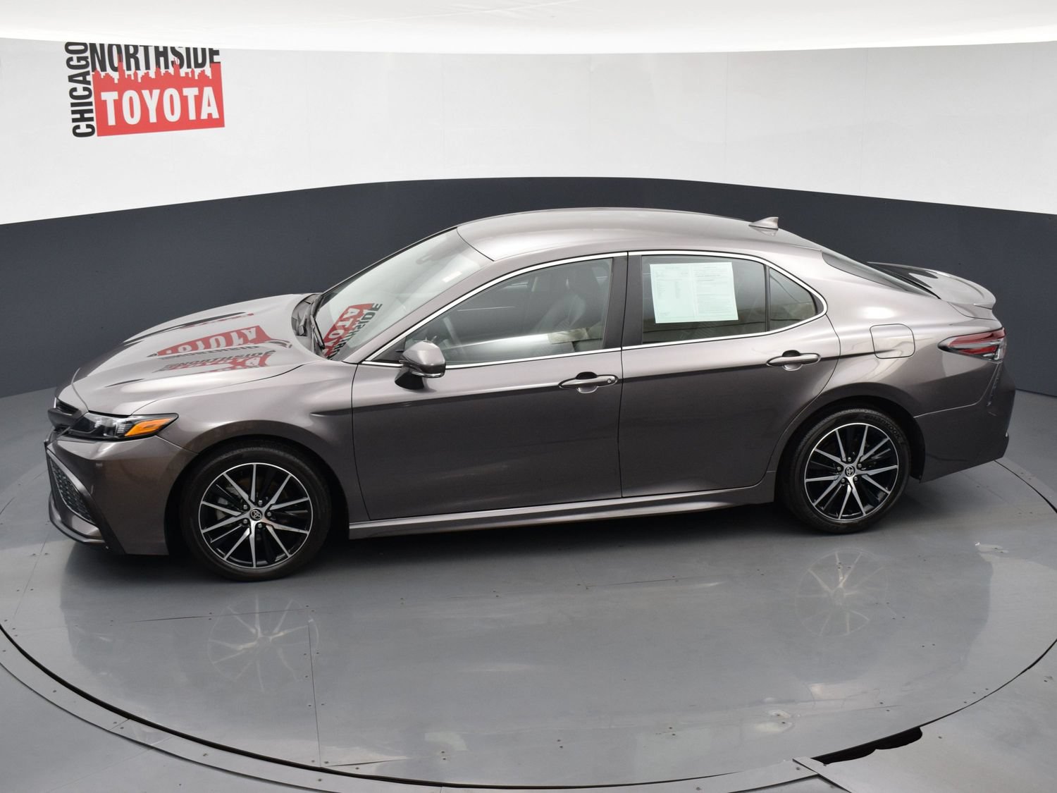 Used 2023 Toyota Camry SE AWD/4WD image 17