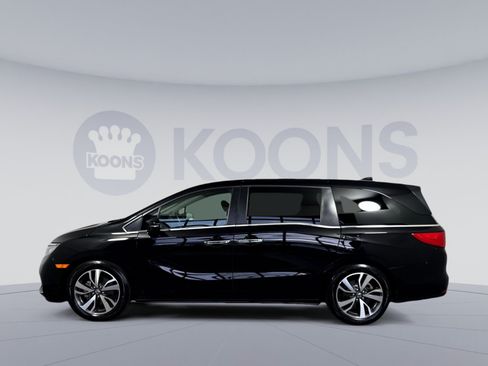 Used 2023 Honda Odyssey Touring image 2