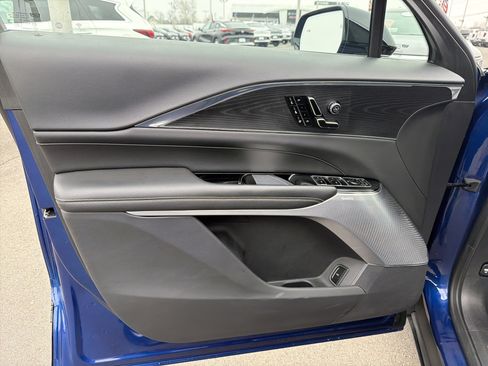 Certified 2024 Cadillac Lyriq Luxury image 9