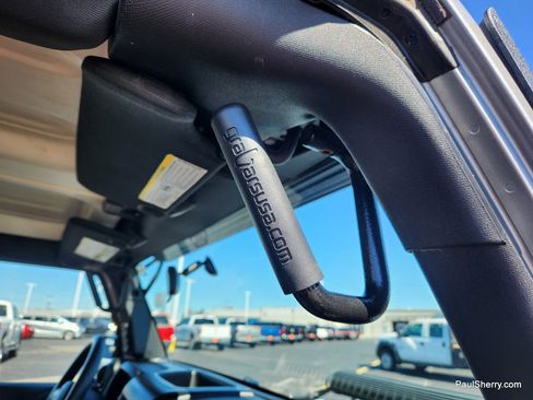 Used 2015 Jeep Wrangler Unlimited Sport image 41