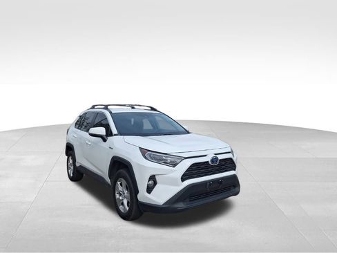 Used 2021 Toyota RAV4 XLE image 4