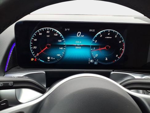 Used 2022 Mercedes-Benz GLB 250 GLB 250 image 24