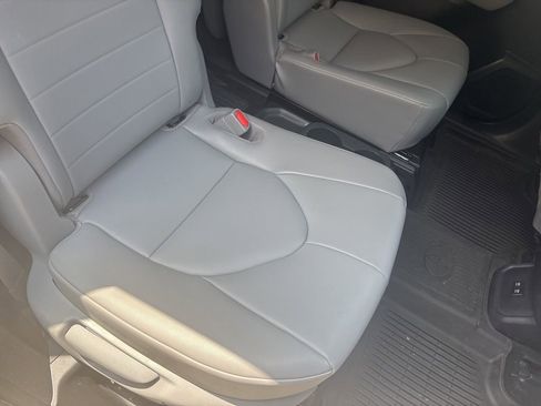 Used 2021 Toyota Highlander XLE w/ Protection Package #3 (TMS) AWD/4WD image 32