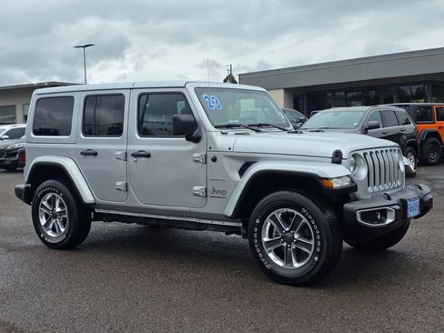 Used 2023 Jeep Wrangler Sahara AWD/4WD image 26