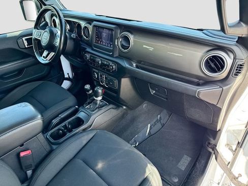 Used 2020 Jeep Wrangler Unlimited Sahara AWD/4WD image 27