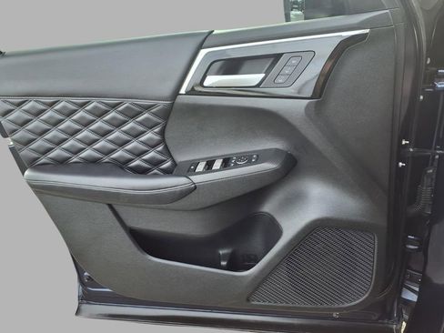 Used 2023 Mitsubishi Outlander SEL image 17