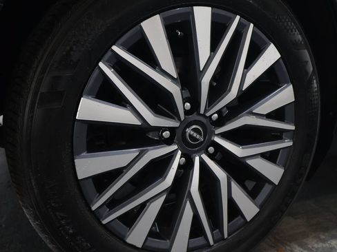 Used 2025 Nissan Altima 2.5 SV FWD image 30