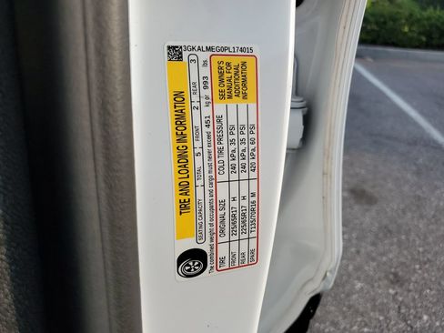 Used 2023 GMC Terrain SLE w/ Driver Convenience Package FWD image 31