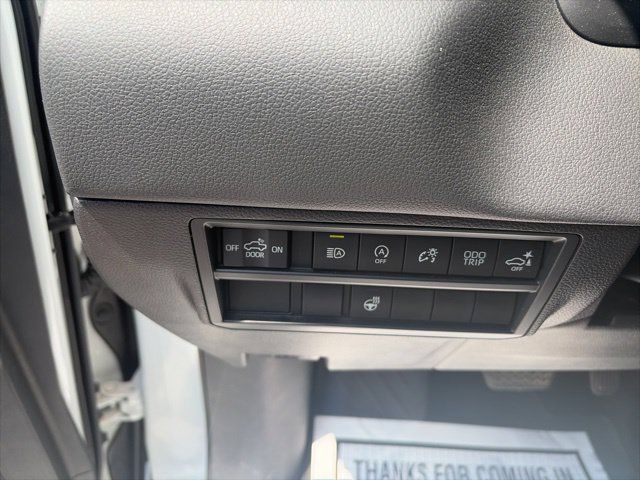 Used 2024 Toyota Tundra Limited AWD/4WD image 19