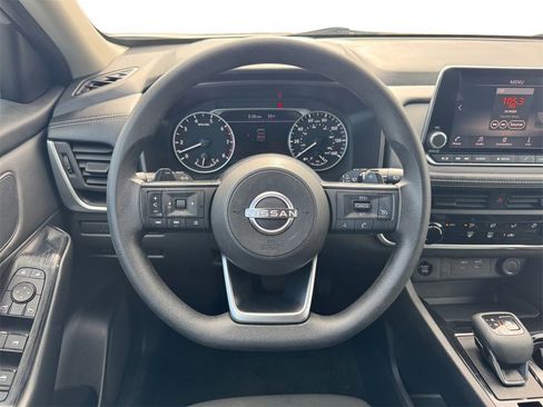 Used 2024 Nissan Rogue S image 12