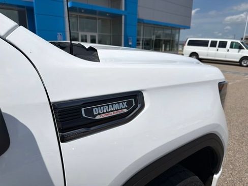 Used 2023 GMC Sierra 1500 AT4 w/ AT4 Premium Package AWD/4WD image 7