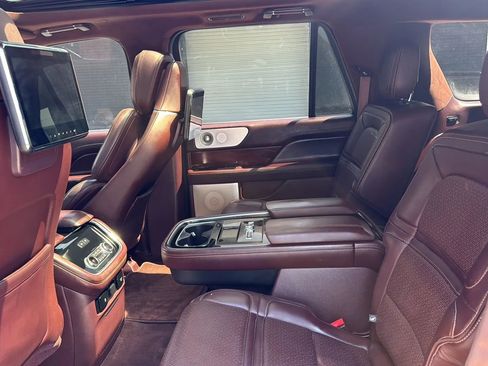 Used 2018 Lincoln Navigator Black Label w/ Cargo Package AWD/4WD image 34