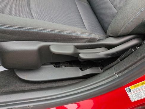 Used 2018 Chevrolet Cruze LT FWD image 12