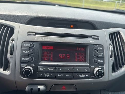 Used 2016 Kia Sportage LX FWD image 16