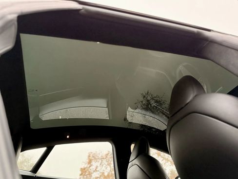 Used 2022 Tesla Model S Standard Range image 24