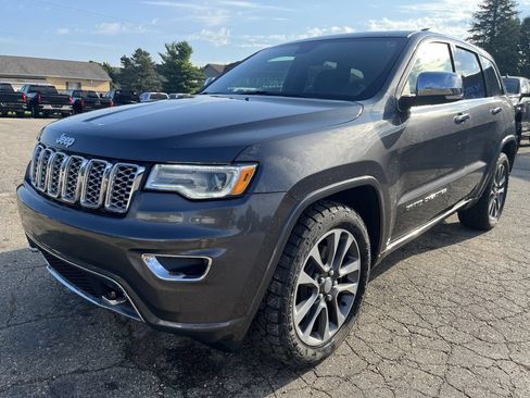 Used 2018 Jeep Grand Cherokee Overland AWD/4WD image 2
