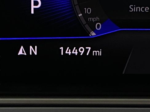 Used 2025 Volkswagen Taos SE image 17