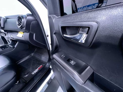 Used 2022 Toyota Tacoma TRD Pro AWD/4WD image 37