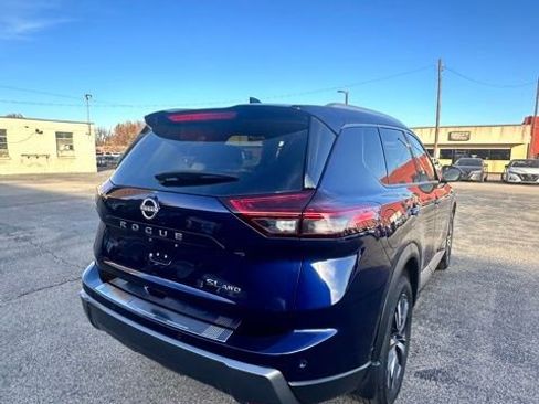 Certified 2024 Nissan Rogue SL image 7