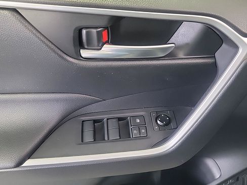 Used 2019 Toyota RAV4 XLE w/ All Weather Liner Package AWD/4WD image 35