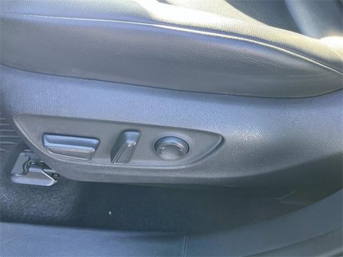 Used 2024 Toyota Highlander LE image 30