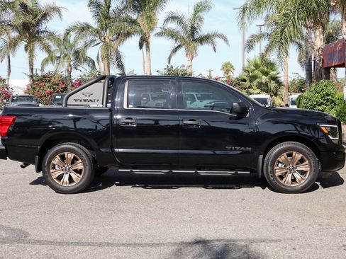 Used 2024 Nissan Titan SV w/ SV Bronze Edition Package AWD/4WD image 11