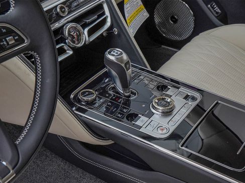 New 2026 Bentley Flying Spur Plug-In Hybrid image 22