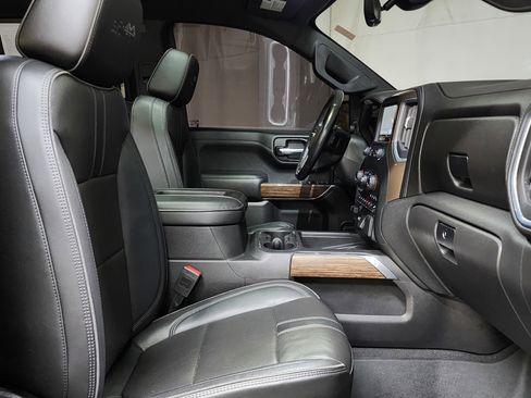 Used 2019 Chevrolet Silverado 1500 High Country w/ Technology Package AWD/4WD image 20