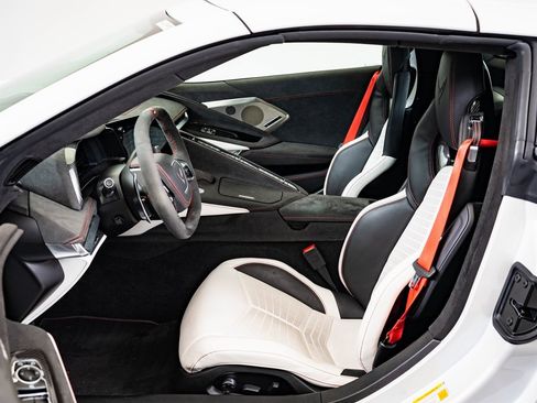 Used 2023 Chevrolet Corvette Stingray Premium Conv w/ Z51 Performance Package image 24