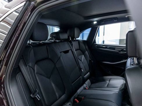 Used 2025 Porsche Macan image 23