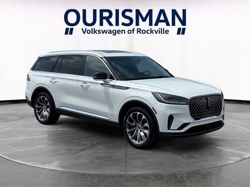 Used 2025 Lincoln Aviator Reserve AWD/4WD image 1