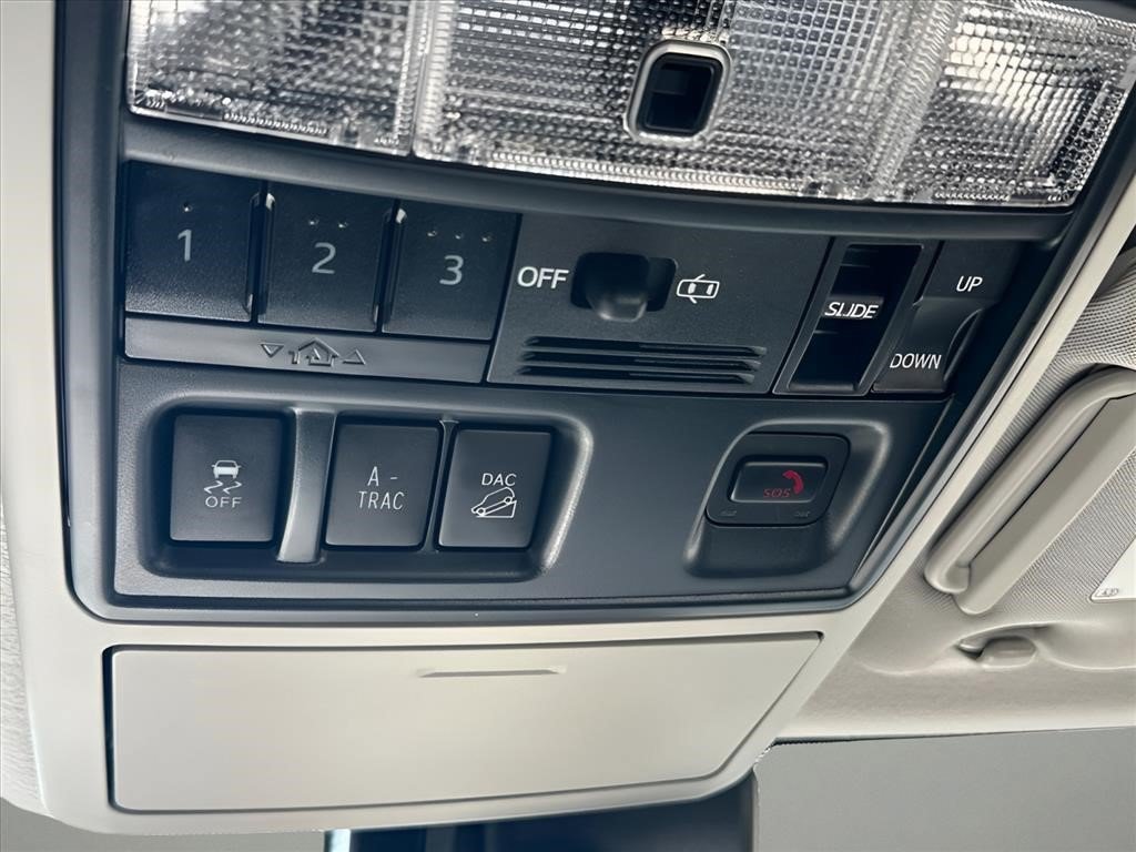 Used 2022 Toyota 4Runner Limited AWD/4WD image 34